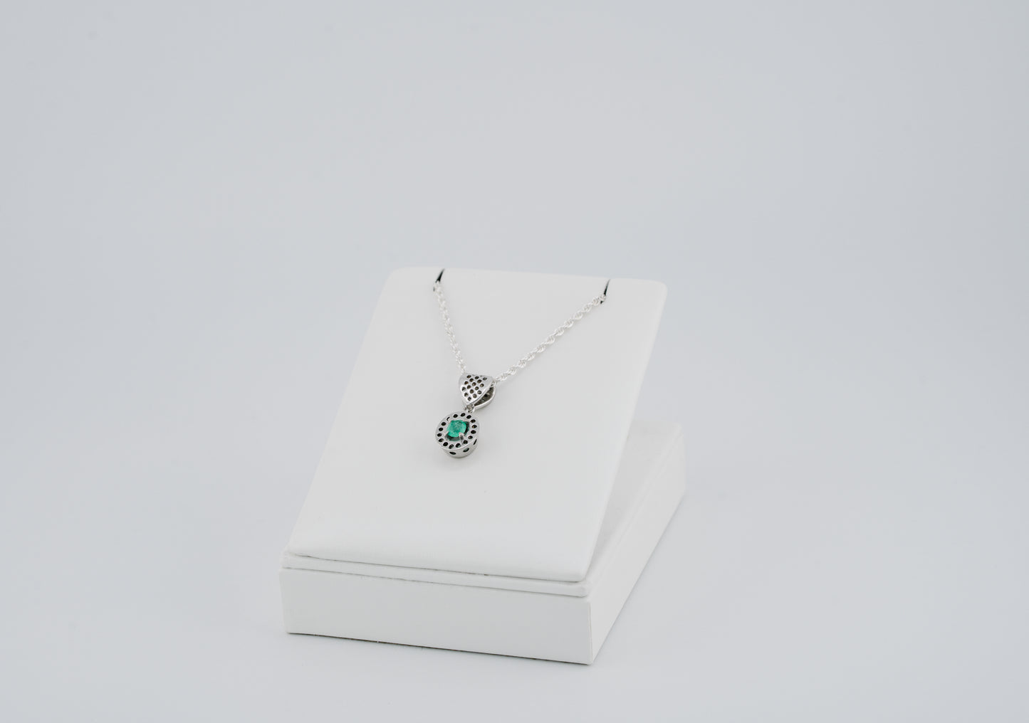 The Offering of Light Pendant – 0.40 Colombian Emerald – 950 Sterling Silver