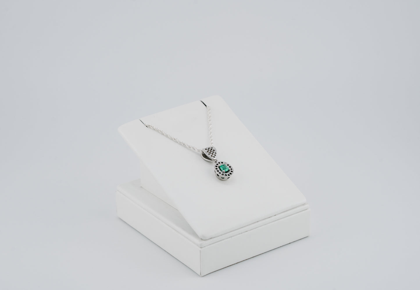The Offering of Light Pendant – 0.40 Colombian Emerald – 950 Sterling Silver